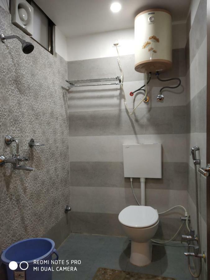 Hotel Aadesh Palace Βαρανάσι Εξωτερικό φωτογραφία